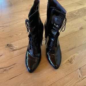 Stunning Via Spiga patent leather lace booties.